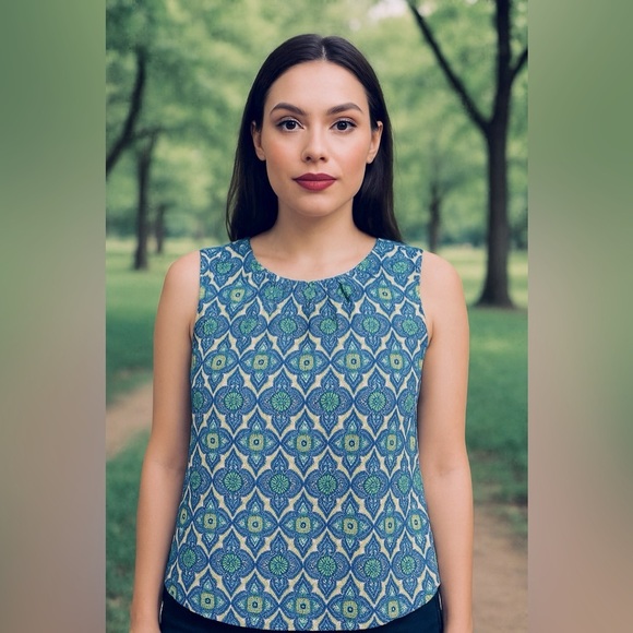 Talbots Women's Top Size 12 Sleeveless Yellow Blue Floral Lightweight Medallion - Picture 2 of 10